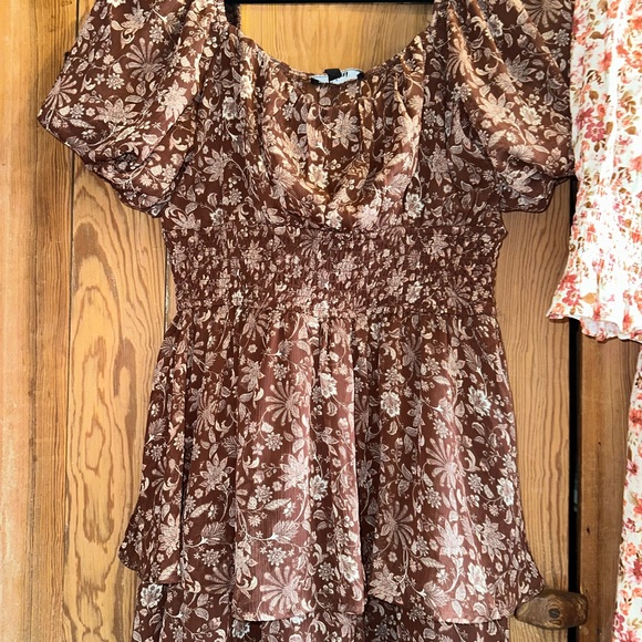 Lot of 2 size Large Dresses - Picture 2 of 6
